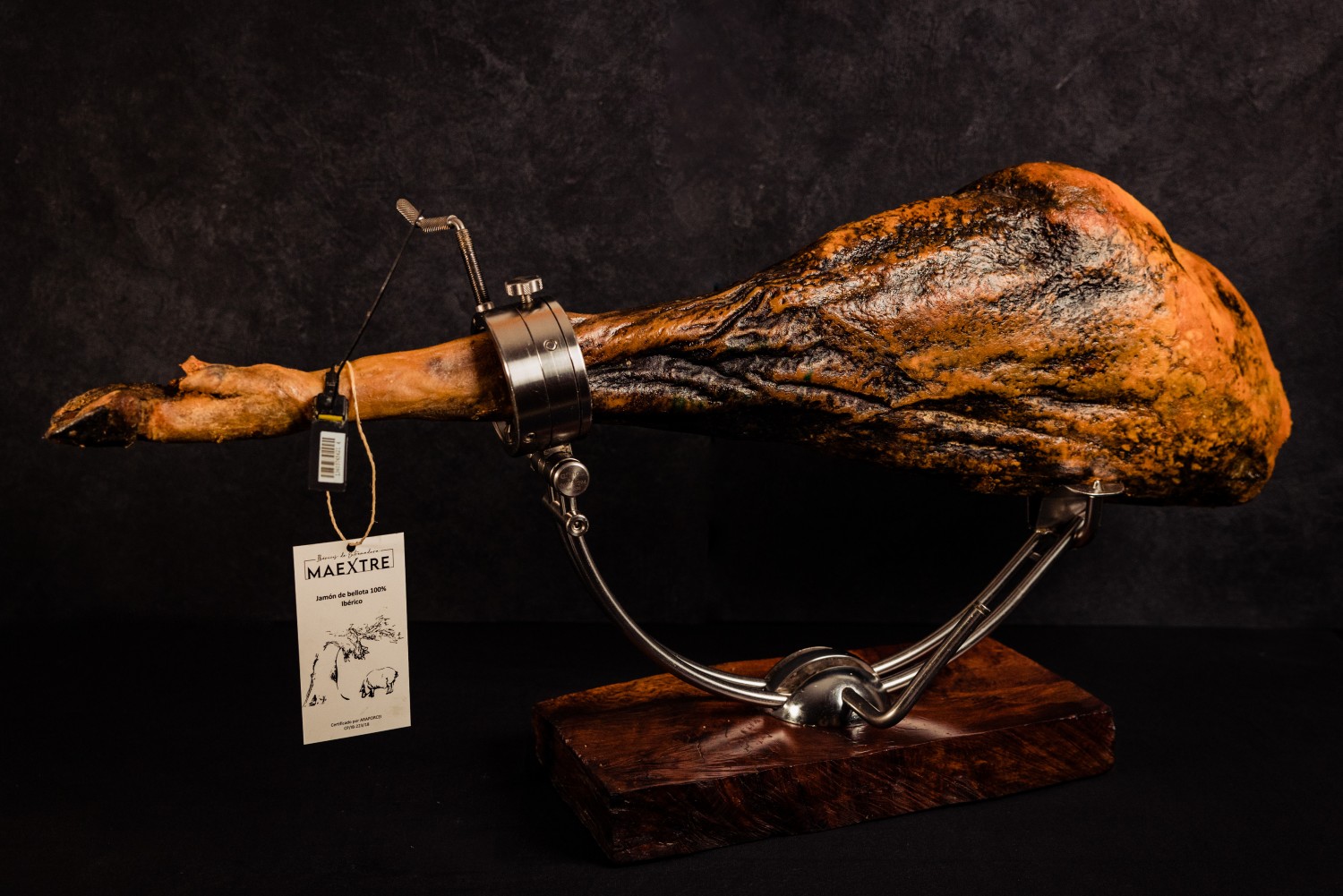 Jamón de Bellota 100% Ibérico, Maextre. Incluye una pieza de REGALO de chorizo y otra de salchichón de bellota 100% ibérico (300gr aprox cada una)  - foto 1